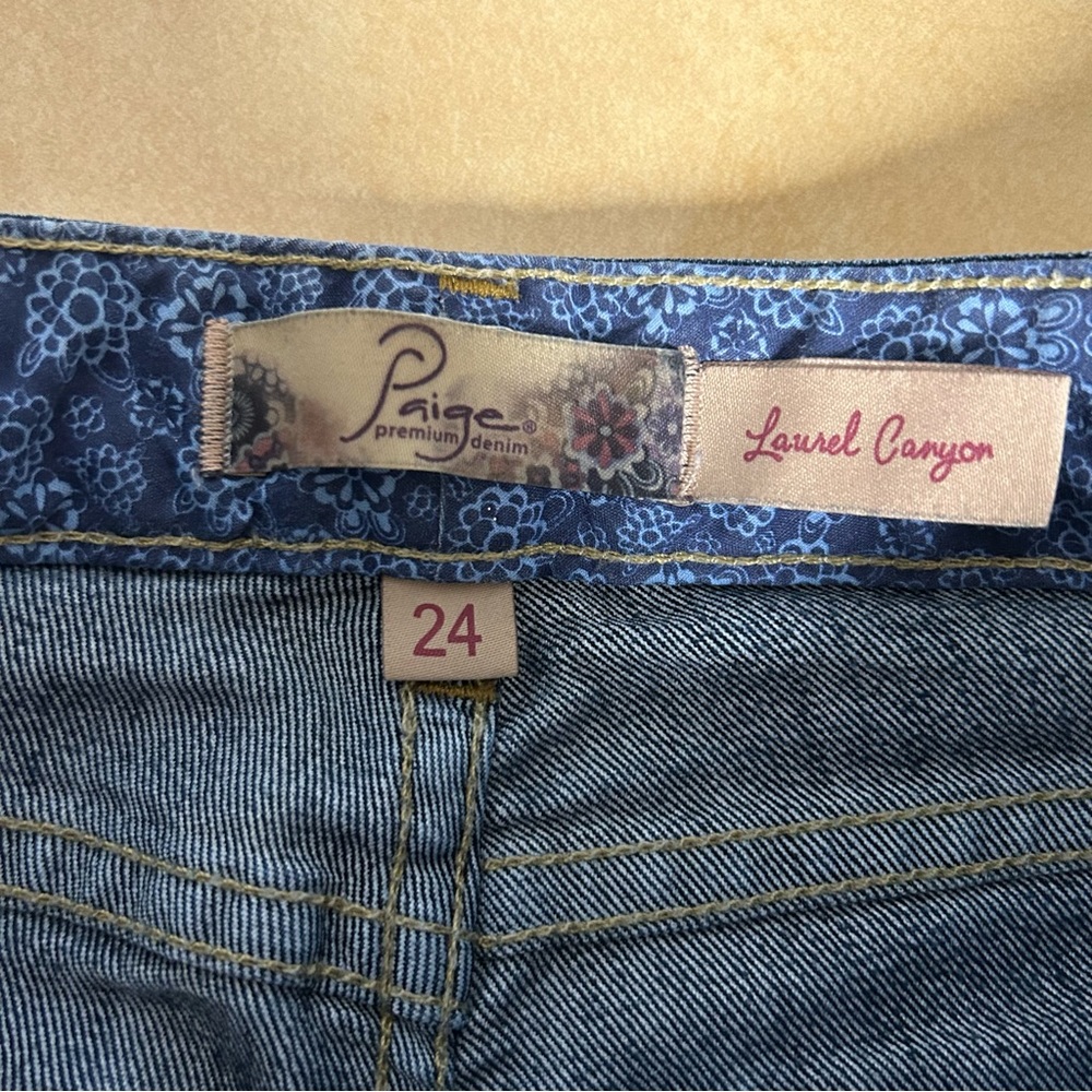Paige Laurel Canyon dark‎ wash boot cut jeans size 24. - Picture 3 of 7